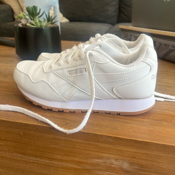 Reebok Classic Leather Sneakers - Size 6 - Picture 3 of 3